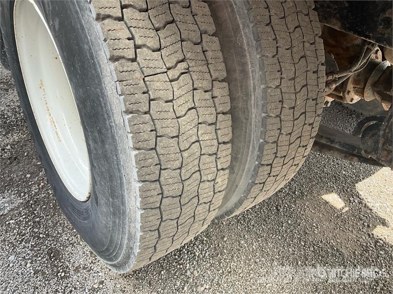 Freightliner M2 106 4x2 Van Truck Furgoonautod