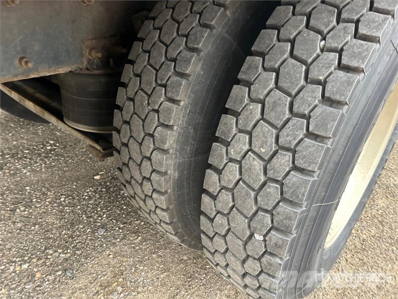 Freightliner M2 106 4x2 Van Truck Samochody ciężarowe ze skrzynią zamkniętą