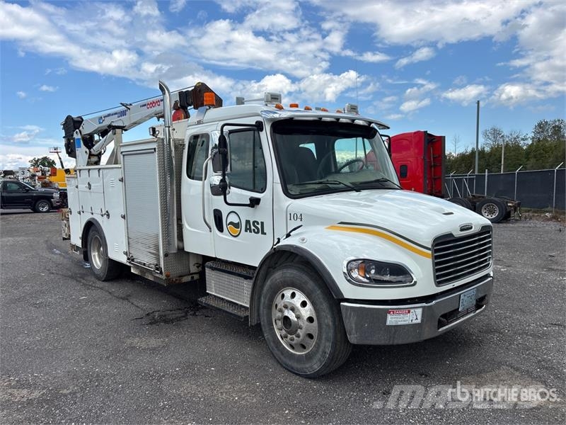 Freightliner M2 106 4x2 Extended Cab Service Truck Plogbilar
