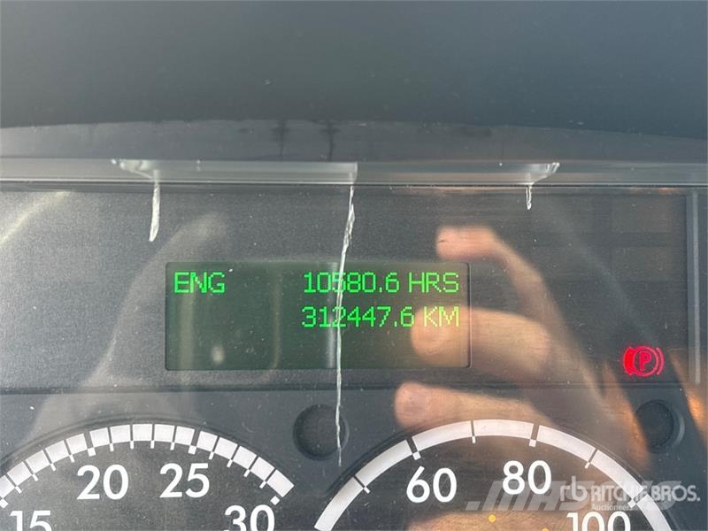 Freightliner M2 106 4x2 Van Truck Camiones caja cerrada
