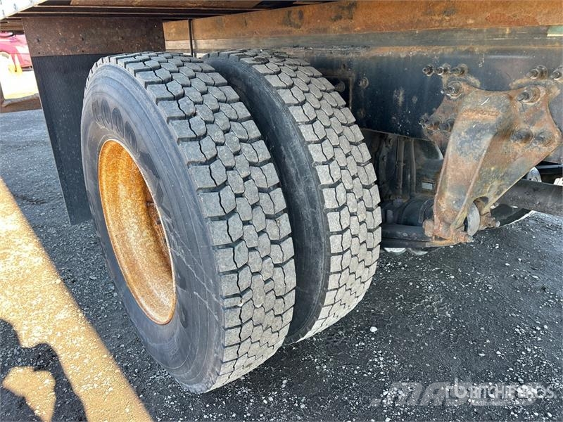 Freightliner M2 106 4x2 Van Truck Фургони