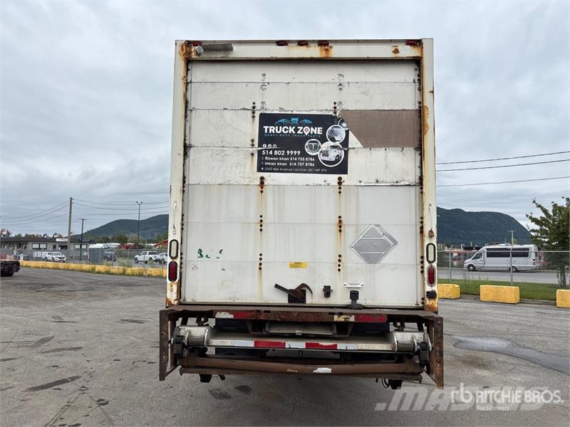 Freightliner M2 106 4x2 Van Truck Furgoonautod