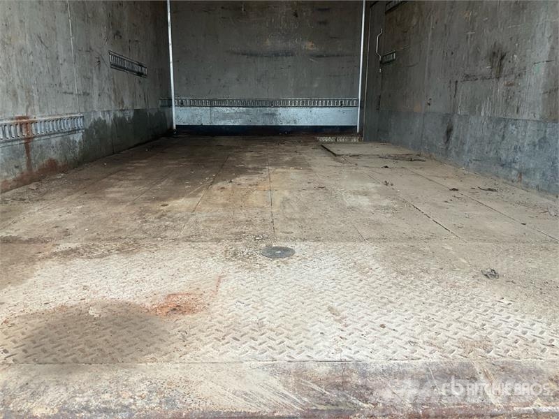 Freightliner M2 106 4x2 Van Truck Bakwagens met gesloten opbouw