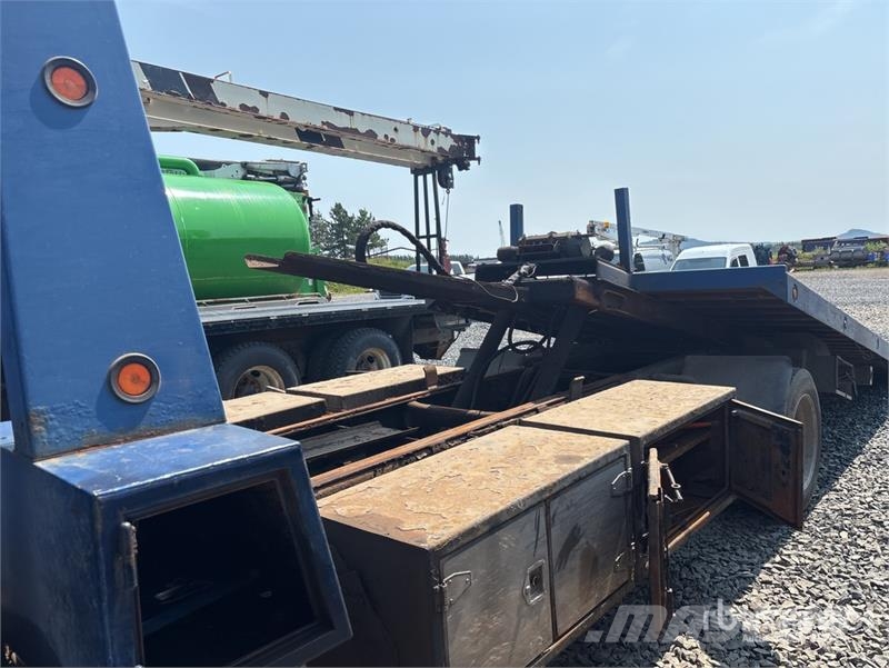 Freightliner M2 106 4x2 Extended Cab Rollback Truck Hinausautot
