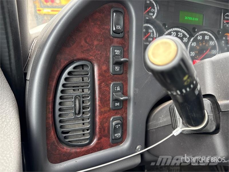Freightliner M2 106 4x2 Van Truck 탑차 트럭