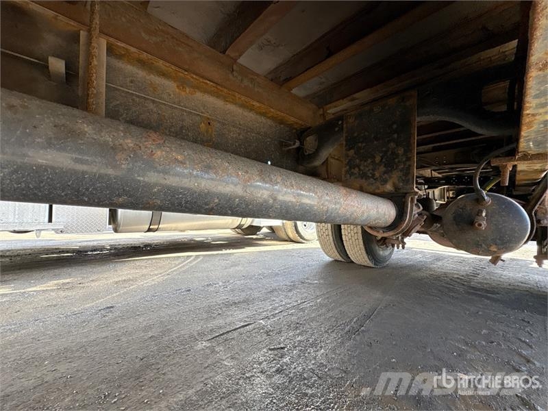 Freightliner M2 106 4x2 Standard commercial box/van truck Van T Sanduk kamioni