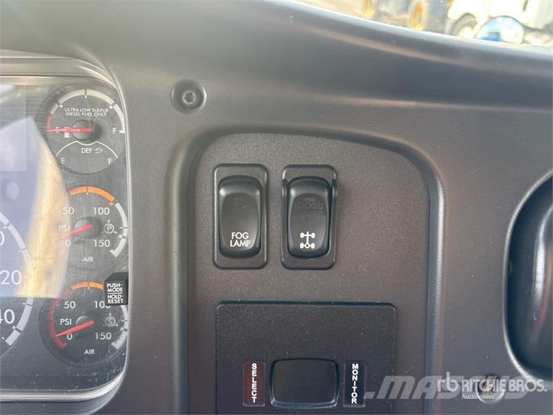 Freightliner M2 106 4x2 Van Truck Camiones caja cerrada