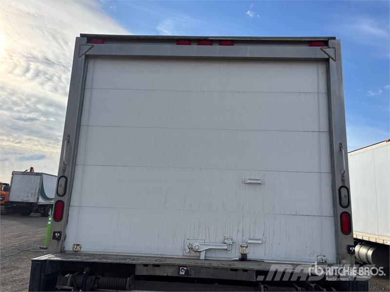 Freightliner M2 106 4x2 Van Truck Camiones caja cerrada