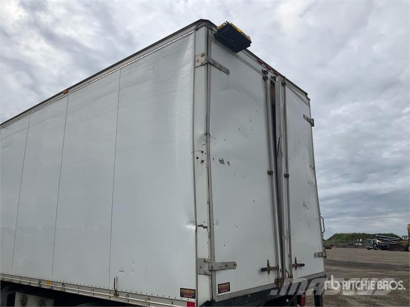 Freightliner M2 106 4x2 Van Truck Bakwagens met gesloten opbouw
