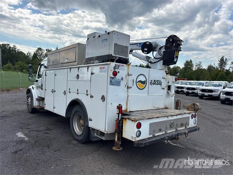 Freightliner M2 106 4x2 Extended Cab Service Truck Plogbilar