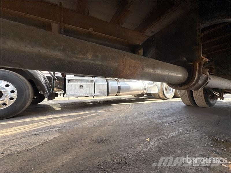 Freightliner M2 106 4x2 Standard commercial box/van truck Van T Sanduk kamioni