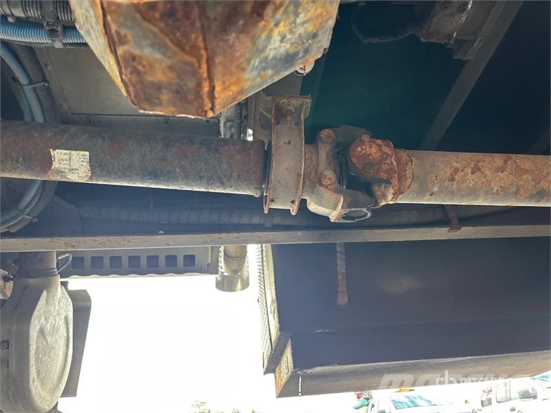Freightliner M2 106 4x2 Extended Cab Service Truck Plogbilar