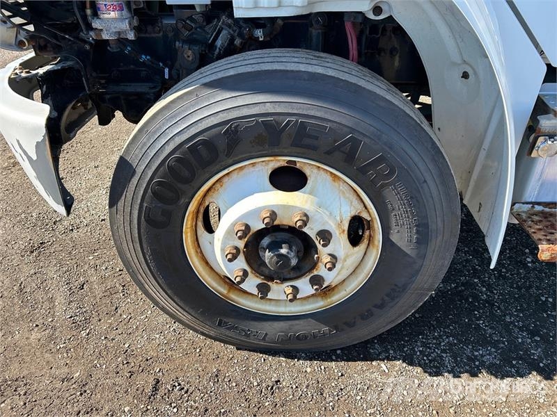 Freightliner M2 106 4x2 Van Truck Фургони