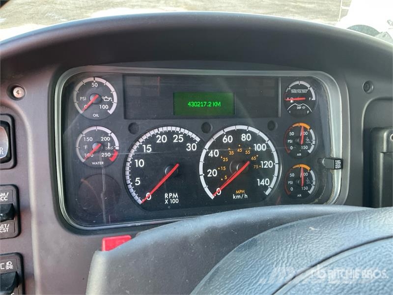 Freightliner M2 106 4x2 Van Truck Furgoonautod