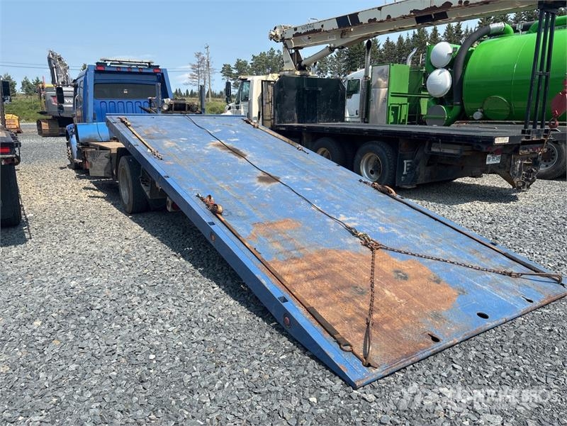 Freightliner M2 106 4x2 Extended Cab Rollback Truck Hinausautot