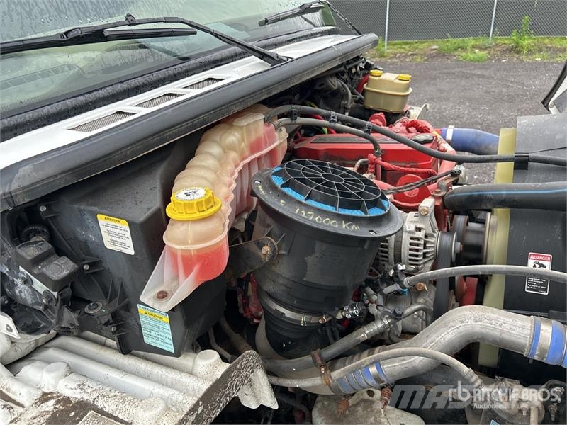 Freightliner M2 106 4x2 Extended Cab Service Truck Plogbilar