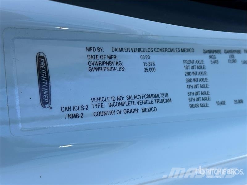Freightliner M2 106 4x2 Van Truck Фургони