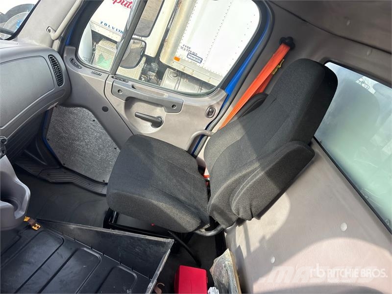 Freightliner M2 106 4x2 Van Truck Camiones caja cerrada