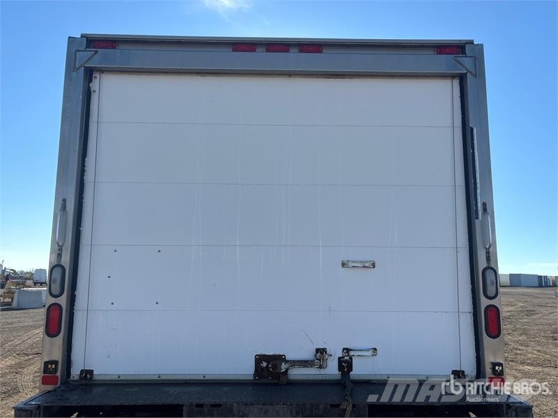 Freightliner M2 106 4x2 Van Truck Kofferaufbau