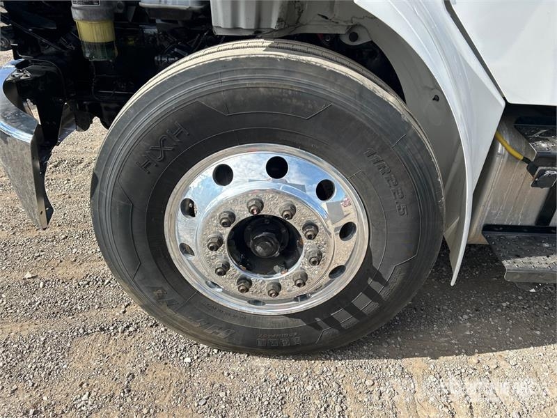 Freightliner M2 106 4x2 Van Truck Sanduk kamioni