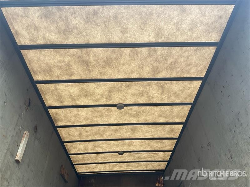 Freightliner M2 106 4x2 Van Truck Bakwagens met gesloten opbouw