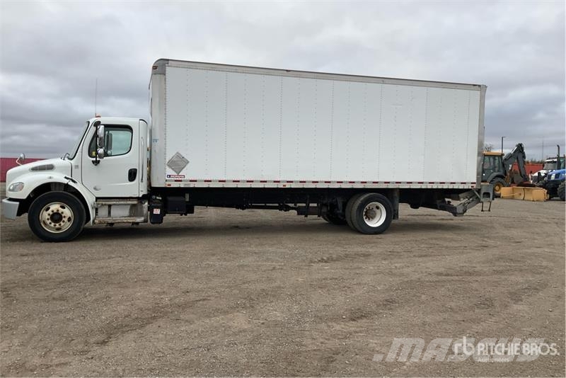 Freightliner M2 106 4x2 Van Truck Bakwagens met gesloten opbouw