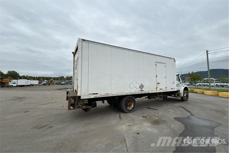 Freightliner M2 106 4x2 Van Truck Sanduk kamioni