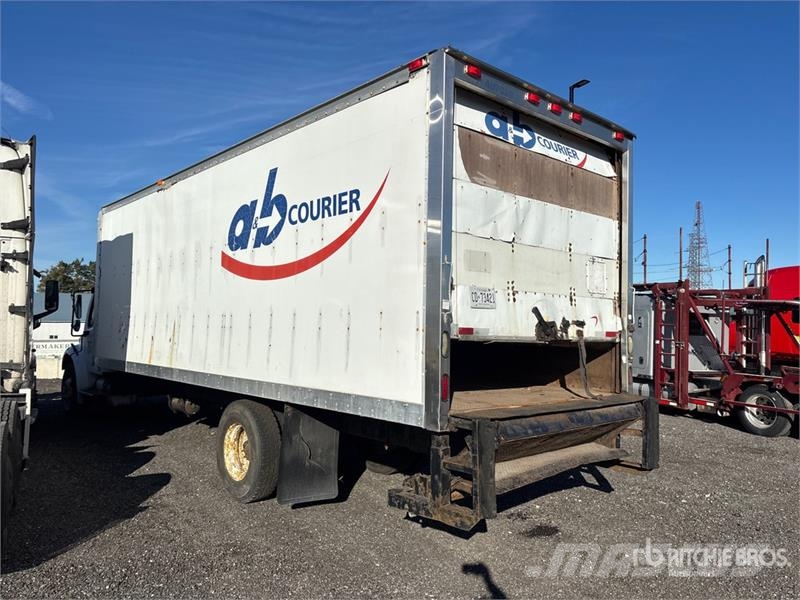 Freightliner M2 106 4x2 Van Truck Sunkvežimiai su dengtu kėbulu