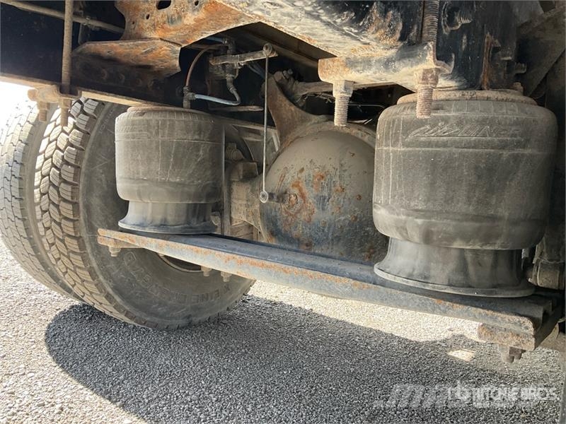 Freightliner M2 106 4x2 Van Truck Furgoonautod