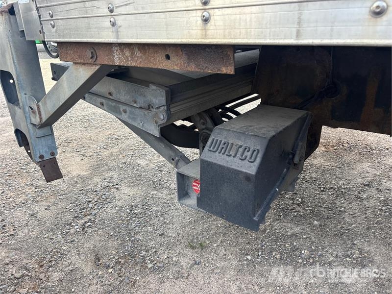 Freightliner M2 106 4x2 Van Truck Furgoonautod