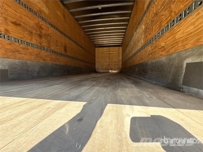 Freightliner M2 106 4x2 Standard commercial box/van truck Van T Sanduk kamioni