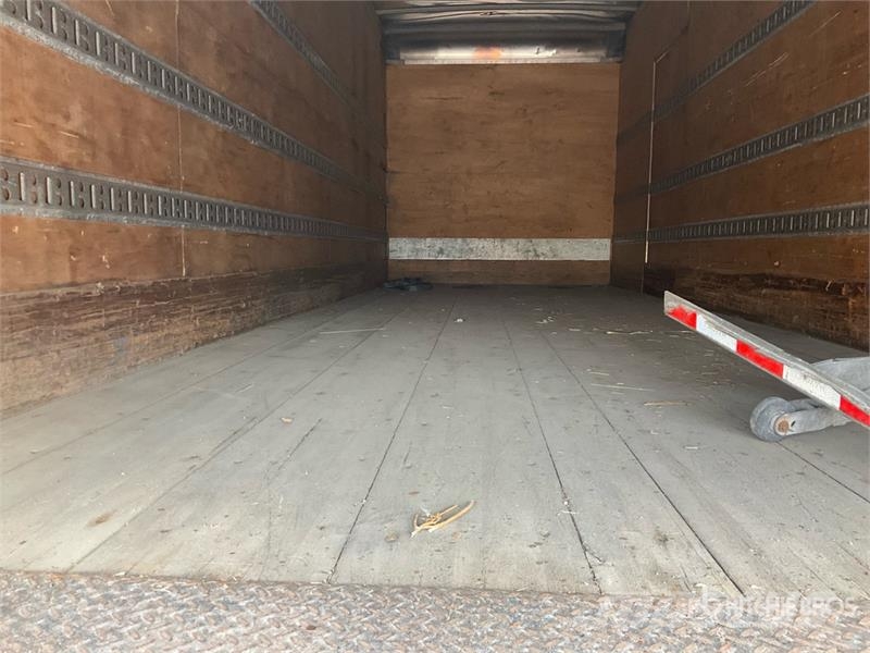 Freightliner M2 106 4x2 Van Truck Sanduk kamioni