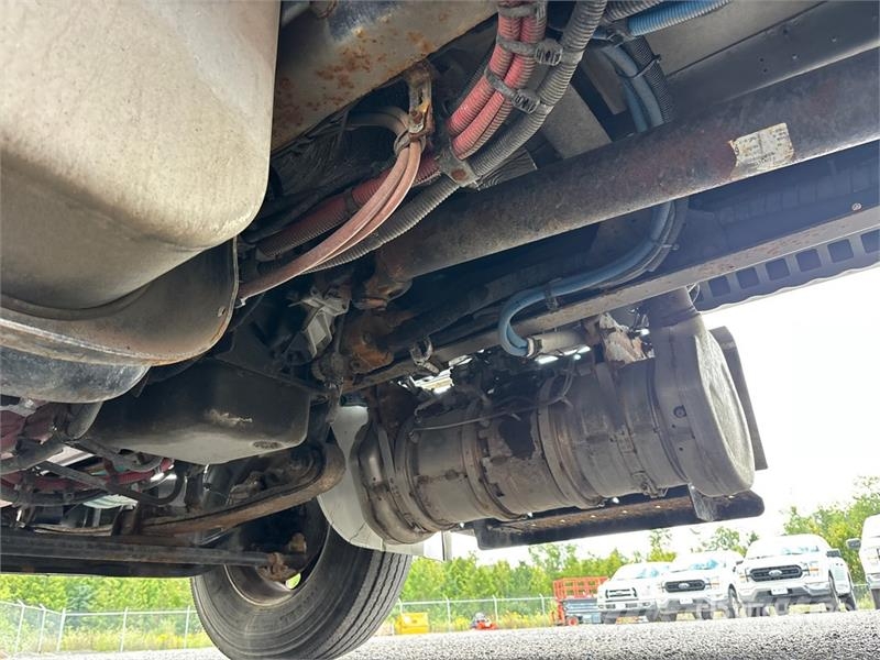 Freightliner M2 106 4x2 Extended Cab Service Truck Plogbilar