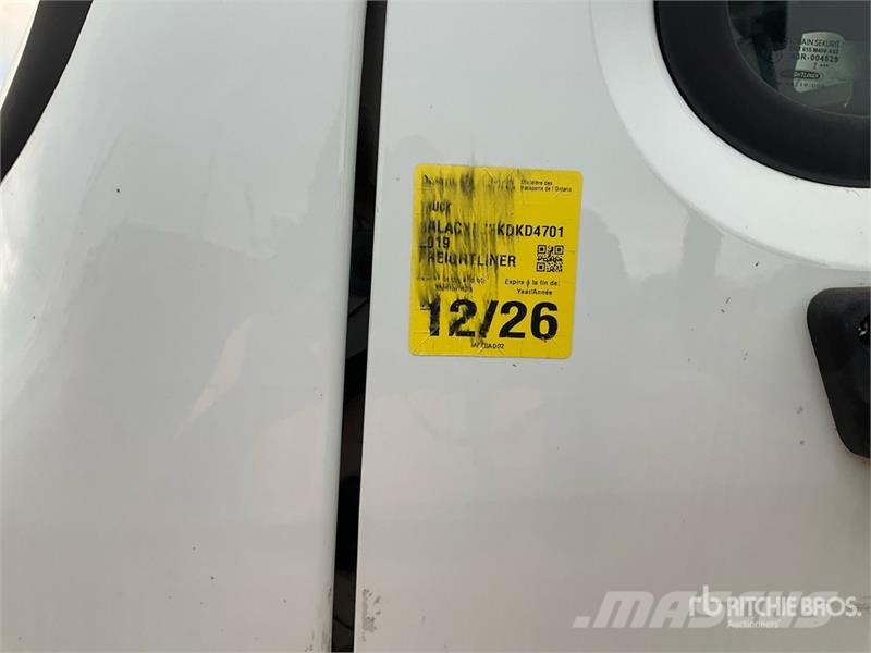 Freightliner M2 106 4x2 Van Truck Sanduk kamioni