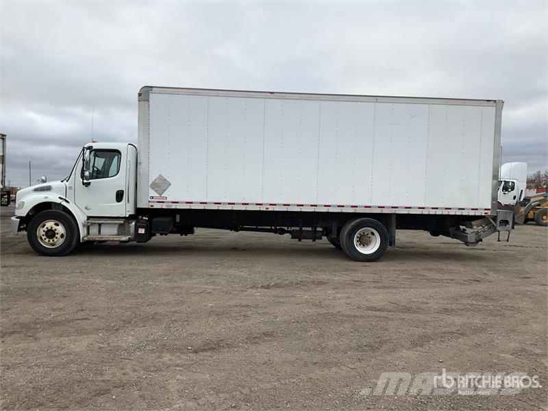 Freightliner M2 106 4x2 Van Truck Bakwagens met gesloten opbouw