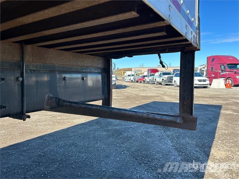 Freightliner M2 106 4x2 Van Truck Фургони