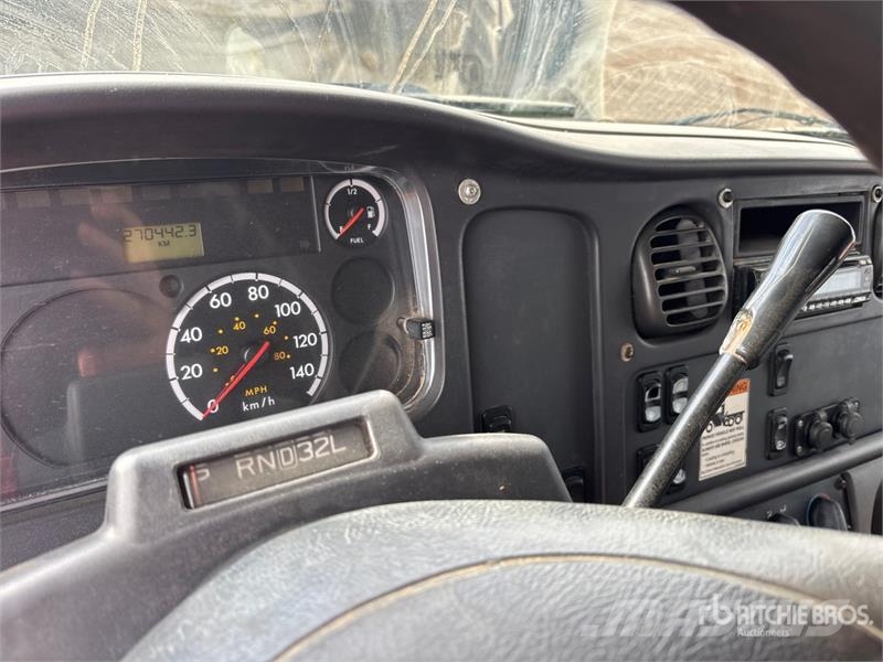 Freightliner M2 106 4x2 Crew Cab S/A Dump Truck Грузовики-Самосвалы