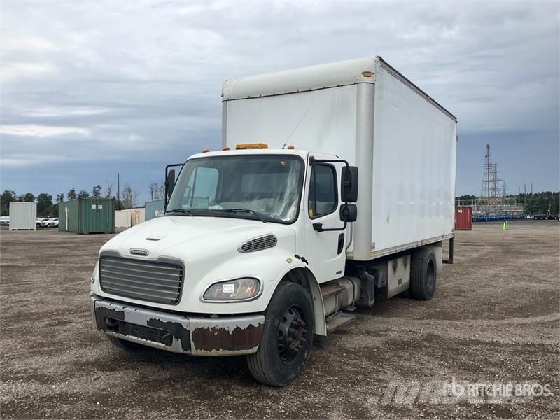 Freightliner M2 106 4x2 Van Truck Bakwagens met gesloten opbouw
