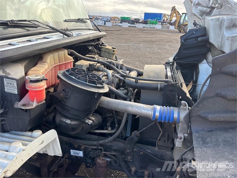 Freightliner M2 106 4x2 Crew Cab S/A Dump Truck Грузовики-Самосвалы