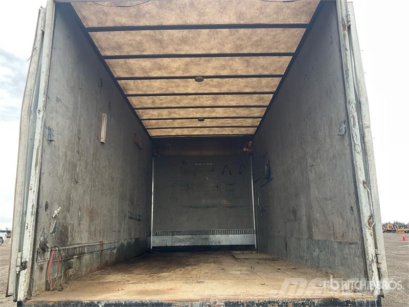 Freightliner M2 106 4x2 Van Truck Bakwagens met gesloten opbouw