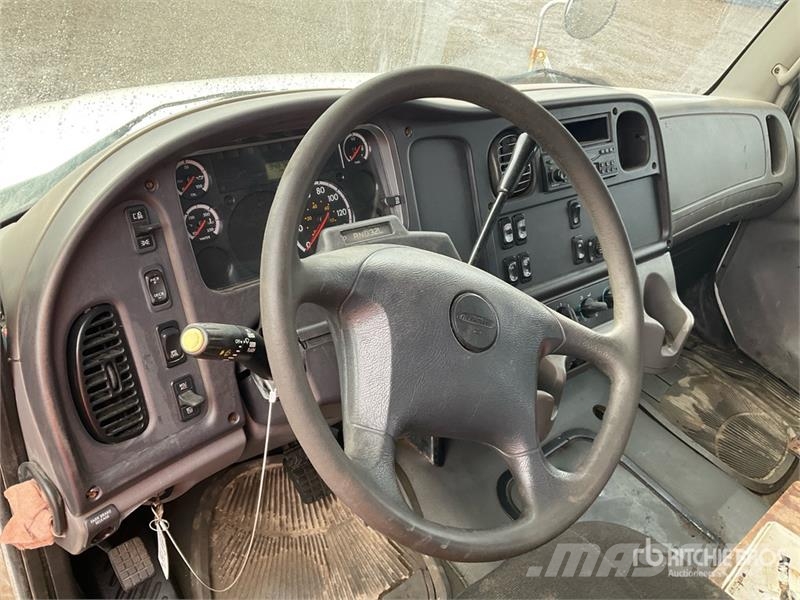 Freightliner M2 106 4x2 Crew Cab S/A Dump Truck Tipper trucks