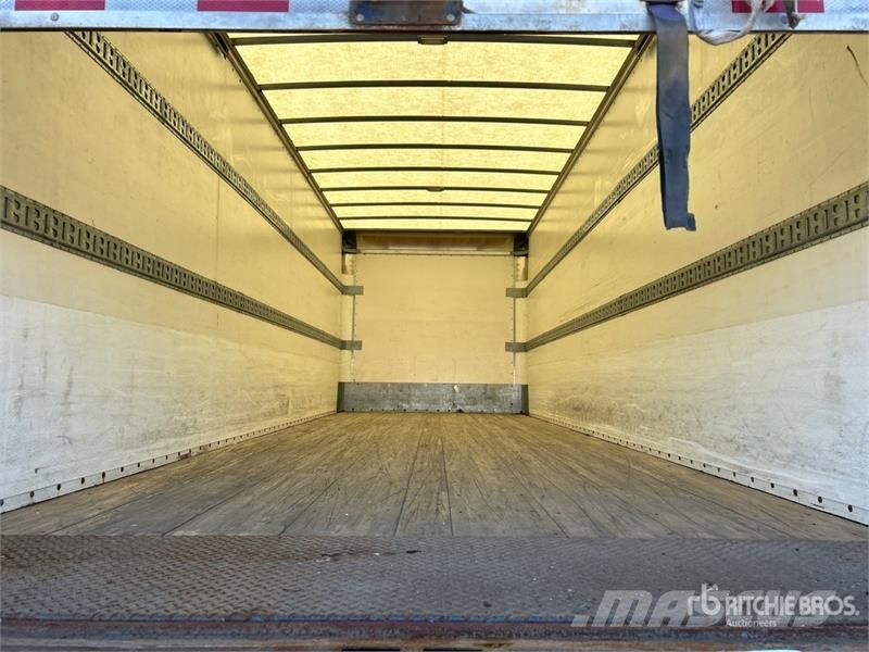 Freightliner M2 106 4x2 Van Truck Фургони