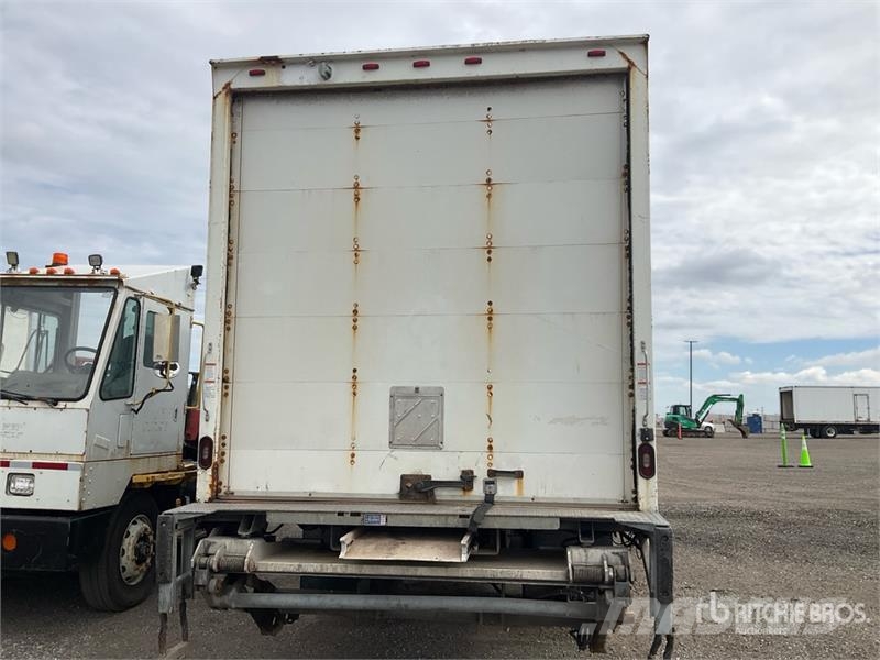 Freightliner M2 106 4x2 Van Truck Sanduk kamioni