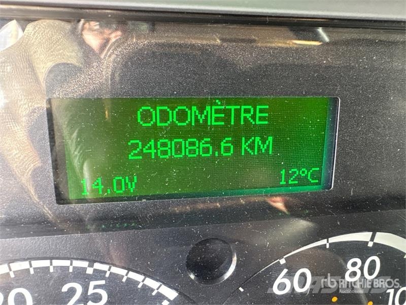 Freightliner M2 106 4x2 Standard commercial box/van truck Van T Sanduk kamioni