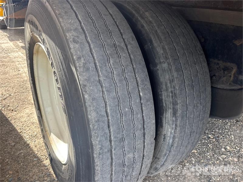 Freightliner M2 106 4x2 Van Truck Furgoonautod