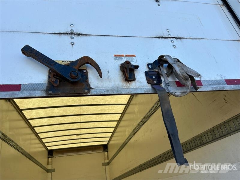 Freightliner M2 106 4x2 Van Truck Фургони