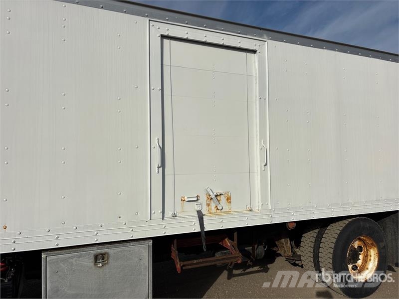 Freightliner M2 106 4x2 Van Truck Camiones caja cerrada