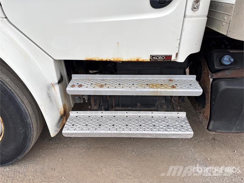 Freightliner M2 106 4x2 Van Truck Box trucks