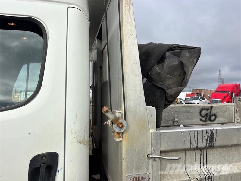 Freightliner M2 106 4x2 Crew Cab S/A Dump Truck Грузовики-Самосвалы