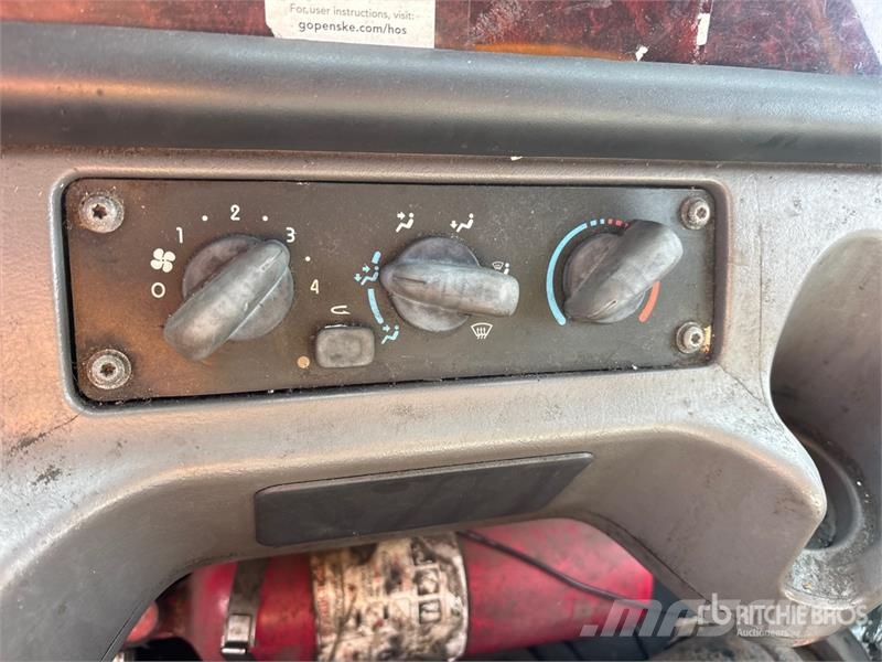 Freightliner M2 106 4x2 Van Truck Furgoonautod